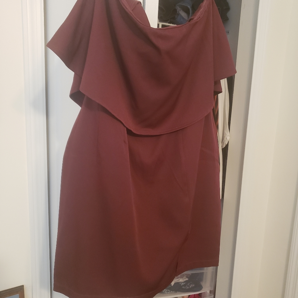 Lulu's never worn burgundy dress